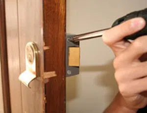 Locksmith Store Boston, MA 617-294-6208 - change-locks-service